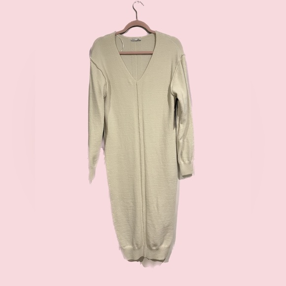 Dex Dresses & Skirts - NWT sweater dress